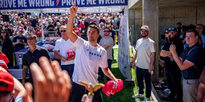 Berita Horor Charlie Kirk Influencer Pendukung Trump Tewas Ditembak