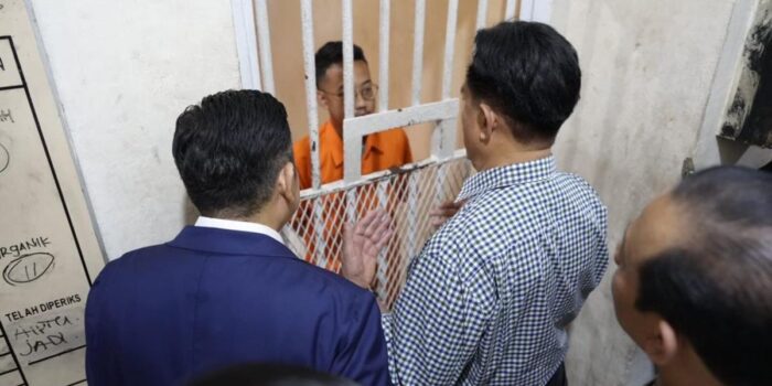 Berita Di Depan Yusril, Delpedro Tegaskan Tak Salah soal Dugaan Penghasutan