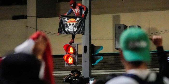 Berita Giliran Gen Z Peru Demo Besar-besaran Bawa Bendera One Piece, Ada Apa?