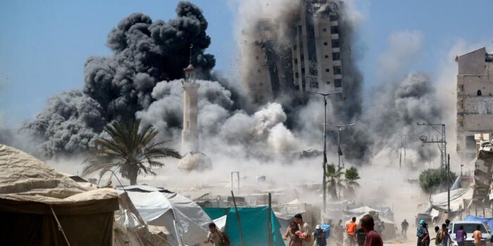 Berita Israel Gempur Lagi Gedung Tinggi di Gaza, Warga Dipaksa Mengungsi