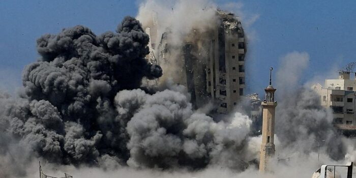 Berita Israel Makin Brutal Sasar Gedung-gedung di Gaza, Tower 7 Lantai Runtuh