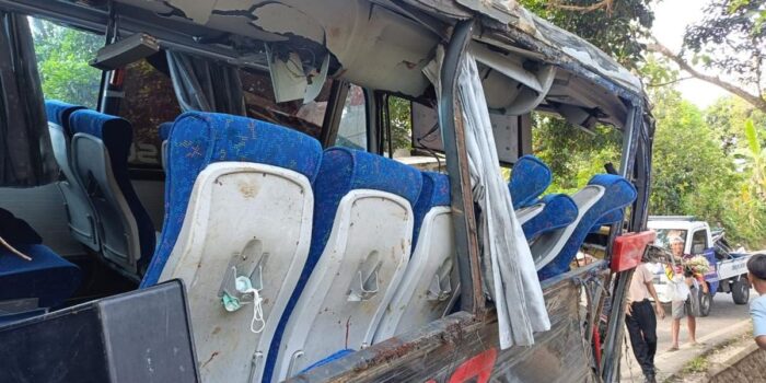 Berita Manifes Bus Nakes RSBS Jember yang Kecelakaan di Bromo 50 Orang
