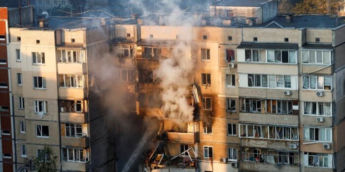 Berita Fakta-fakta Rusia Serang Ukraina: Pakai 800 Drone-Gedung Terbakar
