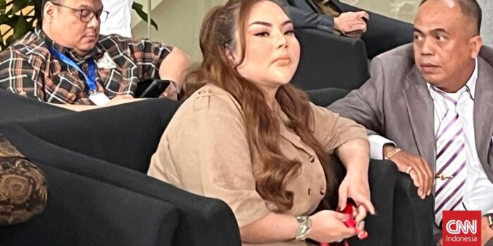 Berita Alasan Sakit, Lisa Mariana Absen Lagi Pemeriksaan di Bareskrim