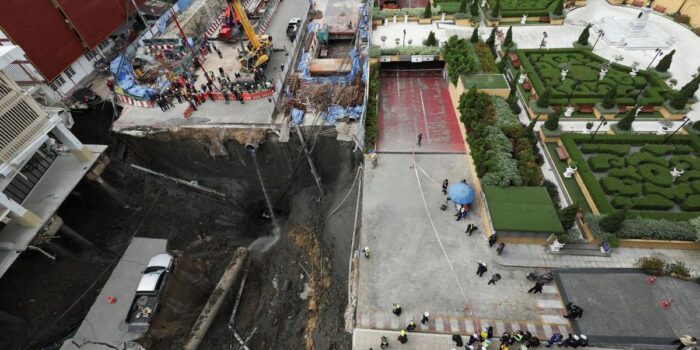 Berita Sinkhole Raksasa 50 M Muncul di Bangkok Thailand, Warga Dievakuasi