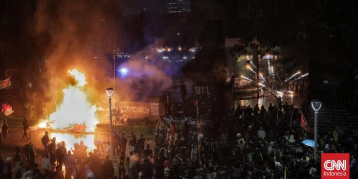 Berita Ratusan Orang Tersangka, Polri Klaim Hanya Sasar Pelaku Kerusuhan