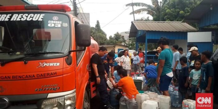 Berita Warga Tangerang Hadapi Krisis Air Bersih Gara-gara Pipa PDAM Bocor