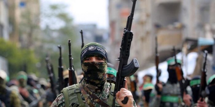 Berita Serangan Israel Makin Brutal, Hamas Rilis Foto Perpisahan Sandera