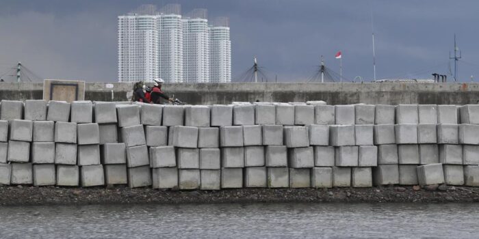 Berita Viral Tanggul Beton di Pesisir Cilincing, Pemprov DKI Buka Suara