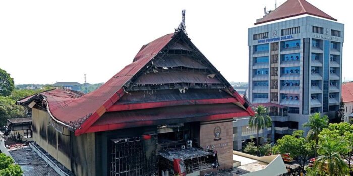 Berita Tersangka Pembakar DPRD Sulsel dan Makassar Bertambah Jadi 32 Orang