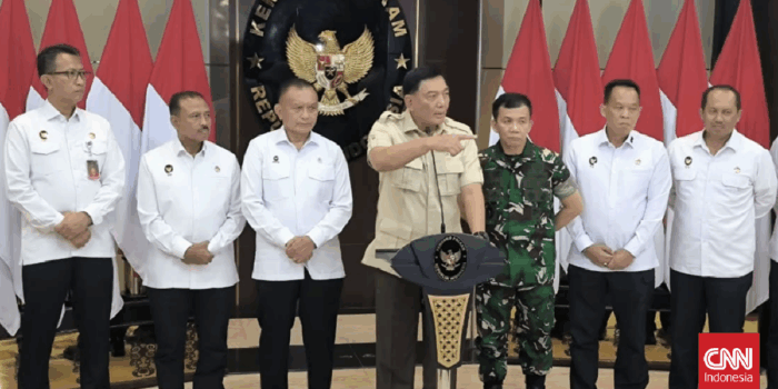 Berita Rangkap Jabatan Menhan-Menko Polkam Harus Diakhiri
