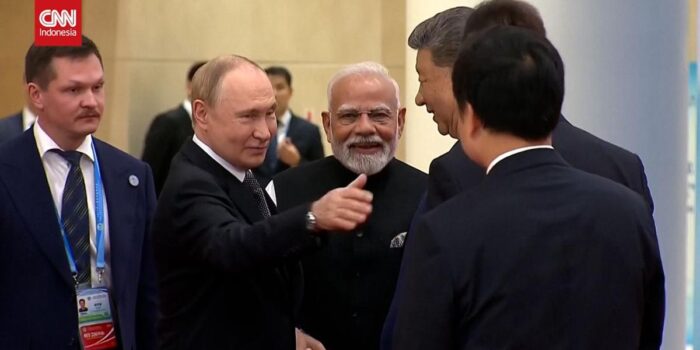 Berita VIDEO: Momen Keakraban Putin-Xi Jinping-Narendra Modi di KTT SCO Berita VIDEO: Momen Keakraban Putin-Xi Jinping-Narendra Modi di KTT SCO