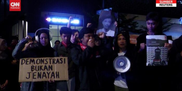 Berita Warga Malaysia Gelar Solidaritas Demo RI di KBRI Kuala Lumpur