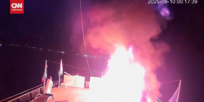 Berita Detik-detik Drone Hantam Kapal Bantuan Gaza di Tunisia