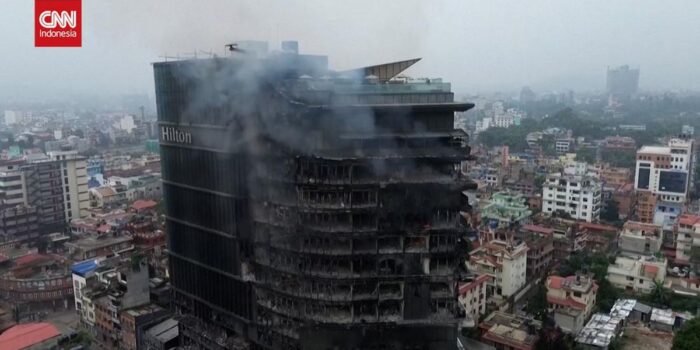 Berita Penampakan Hotel Hilton Hangus Dibakar saat Demo Nepal Ricuh