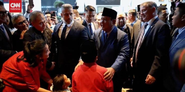 Berita Momen Prabowo Tiba di New York dan Disambut Diaspora