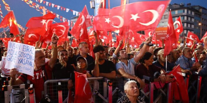 Berita Ribuan Warga Turki Unjuk Rasa Desak Erdogan Mundur, Ada Apa?