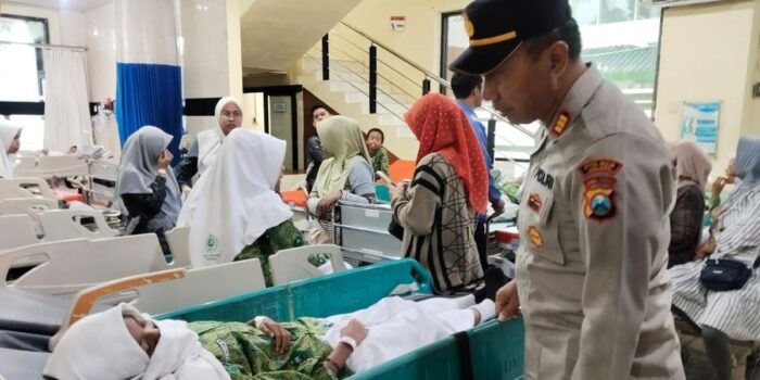 Berita 35 Siswa dan Guru di Malang Diduga Keracunan MBG, SPPG Disetop Berita 35 Siswa dan Guru di Malang Diduga Keracunan MBG, SPPG Disetop