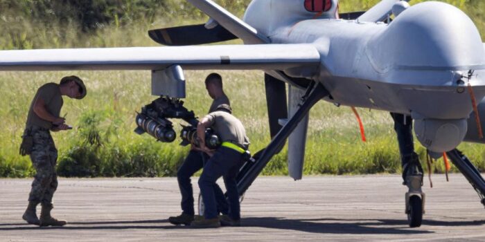 Berita Trump Pasang Drone di Puerto Riko kala Sinyal Invasi Venezuela Menguat