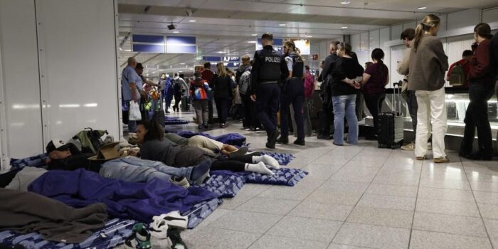 Berita Bandara Munich Ditutup Akibat Drone, Penumpang Terlantar