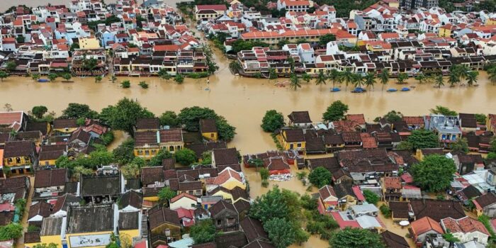 Berita Vietnam Diterjang Banjir Parah, 13 Orang Tewas Berita Vietnam Diterjang Banjir Parah, 13 Orang Tewas