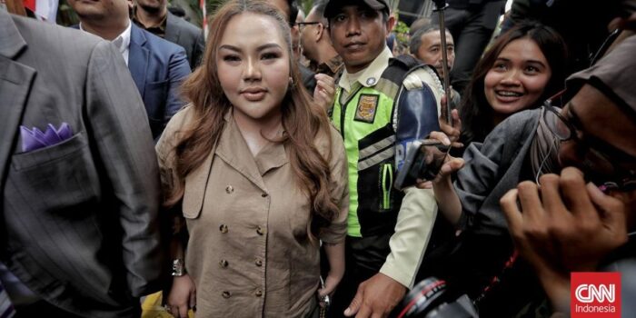 Berita Diperiksa 5 Jam Kasus Fitnah RK, Lisa Mariana Dicecar 44 Pertanyaan Berita Diperiksa 5 Jam Kasus Fitnah RK, Lisa Mariana Dicecar 44 Pertanyaan