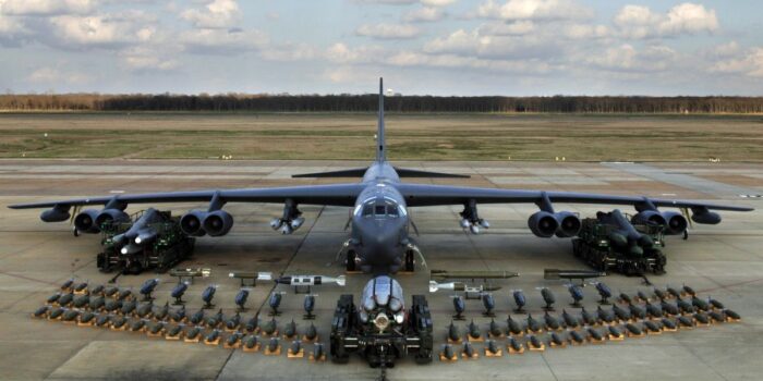 Berita Makin Panas, AS Kirim Pesawat Bomber B-52 ke Perbatasan Venezuela