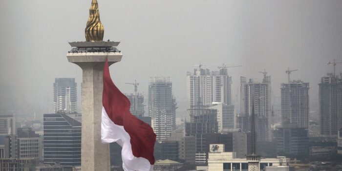 Berita Bendera Merah Putih Raksasa Robek Saat Gladi HUT ke-80 TNI di Monas