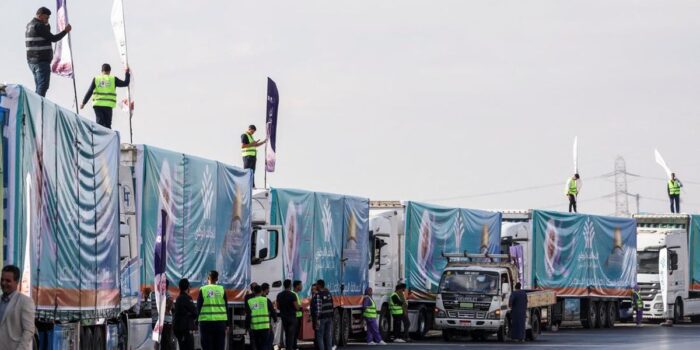 Berita Israel Sunat Jumlah Truk Bantuan Masuk ke Gaza Meski Gencatan Senjata