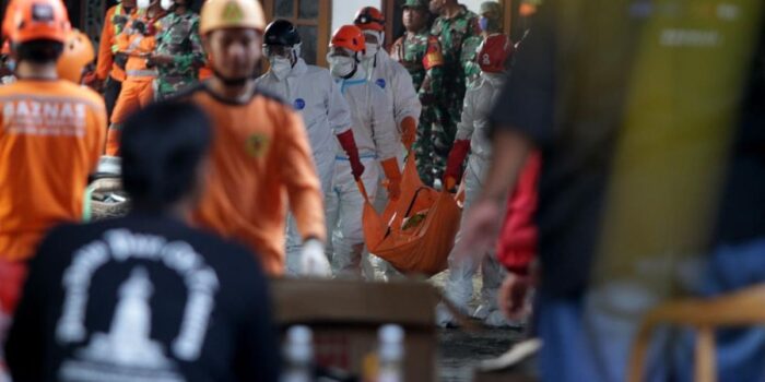 Berita Ponpes Al Khoziny Diliburkan, Santri Ditempatkan Sementara di Tenda
