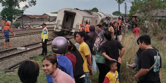 Berita KA Purwojaya Anjlok, 8 Perjalanan Kereta Dibatalkan