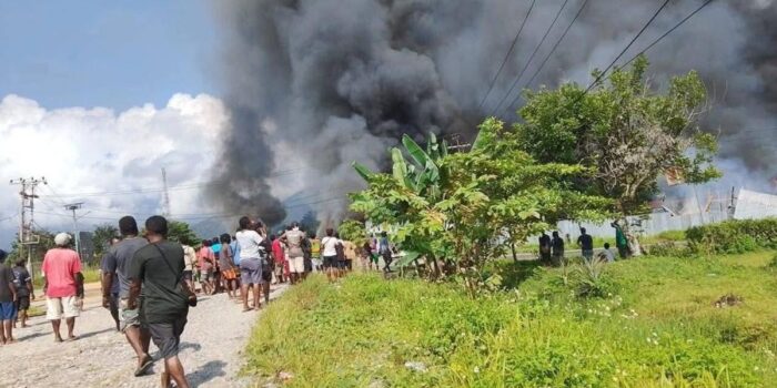 Berita Kerusuhan Pecah di Yalimo Papua Pegunungan, Bupati-Wakapolres Terluka
