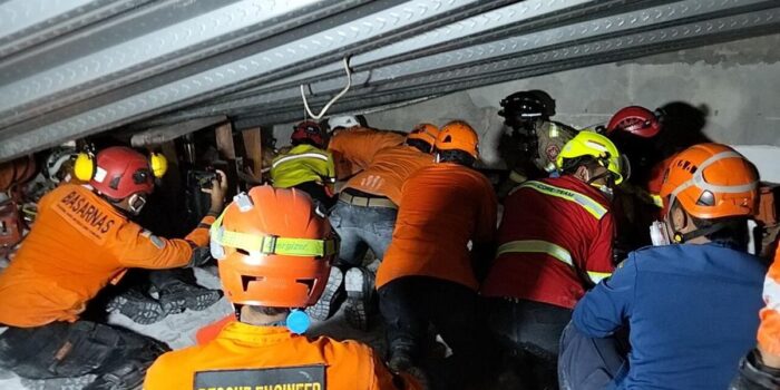 Berita Terjal dan Risiko Petugas SAR Selamatkan Korban Reruntuhan Al Khoziny