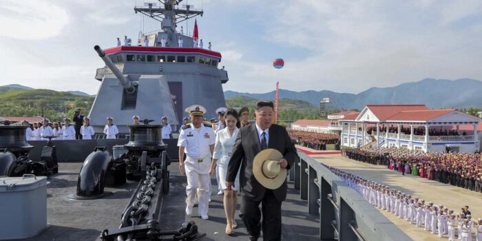 Berita Kim Jong Un Sidak ke Kapal Perang Baru Korut Jenis Perusak