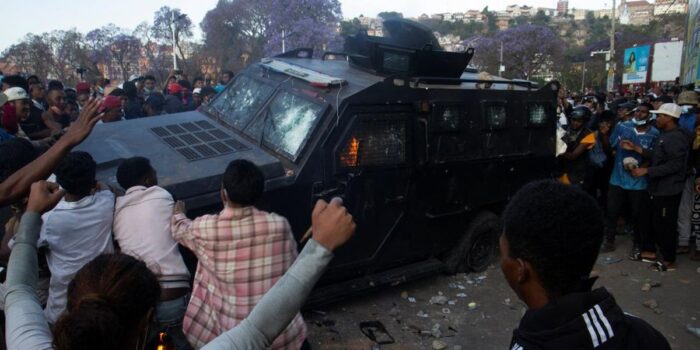 Berita Demo Gen Z Pecah di Madagaskar, Presiden Kabur-DPR Dibubarkan