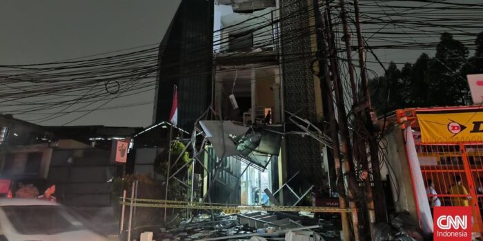 Berita Gedung Farmasi di Tangsel Meledak, Bangunan Porak-poranda