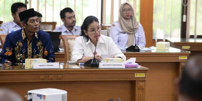 Berita Wali Kota Semarang Rakor Dengan Gubernur, Ajukan Pompa & Kolam Retensi Berita Wali Kota Semarang Rakor Dengan Gubernur, Ajukan Pompa & Kolam Retensi