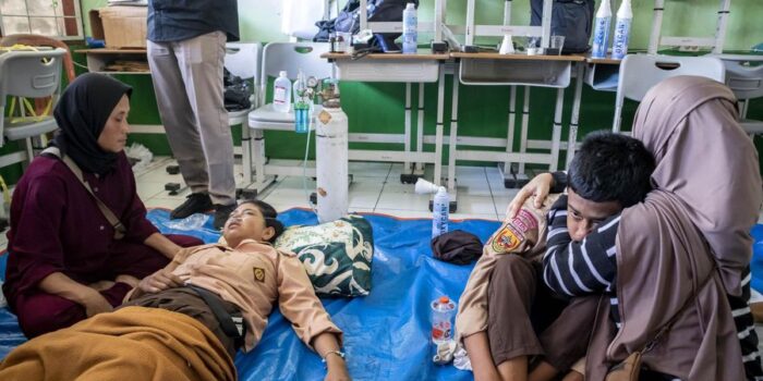 Berita Ratusan Siswa SMPN 1 Cisarua Diduga Keracunan MBG