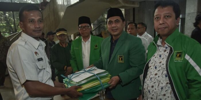 Berita Dalam Politik Kompromi di Atas Peraturan