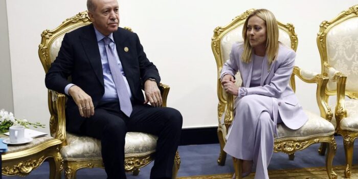 Berita Momen Erdogan Tantang PM Italia Meloni Setop Merokok, Ini Jawabannya