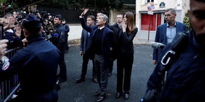 Berita Sarkozy Jadi Mantan Presiden Prancis Pertama yang Masuk Bui