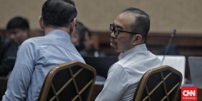 Berita Riva Siahaan Sampaikan Eksepsi Atas Dakwaan Korupsi BBM