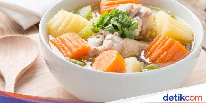 Pahami- Resep Sop Ayam Berkuah Bening Sederhana