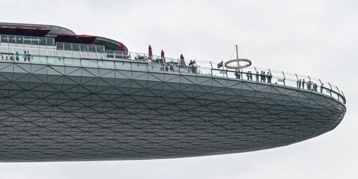 Berita Apa Penyebab & Dampak Kebakaran di Marina Bay Sands Singapura?