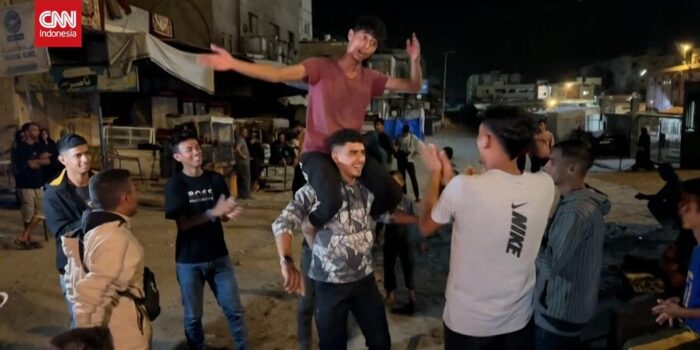 Berita Sorak-Sorai Warga Gaza Sambut Kesepakatan Gencatan Senjata