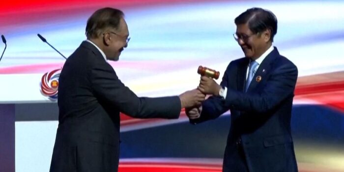 Berita Malaysia Serahkan Kursi Keketuaan ASEAN ke Filipina Berita Malaysia Serahkan Kursi Keketuaan ASEAN ke Filipina