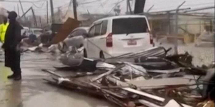 Berita Penampakan Badai Melissa Hancurkan Rumah di Jamaika Berita Penampakan Badai Melissa Hancurkan Rumah di Jamaika