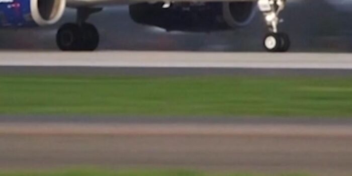 Berita Pesawat JetBlue Mendarat Darurat di Florida AS, Beberapa Terluka Berita Pesawat JetBlue Mendarat Darurat di Florida AS, Beberapa Terluka