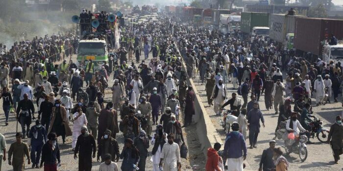 Berita Pakistan Larang Aktivitas Partai Islam TLP, Buntut Bentrok di Lahore