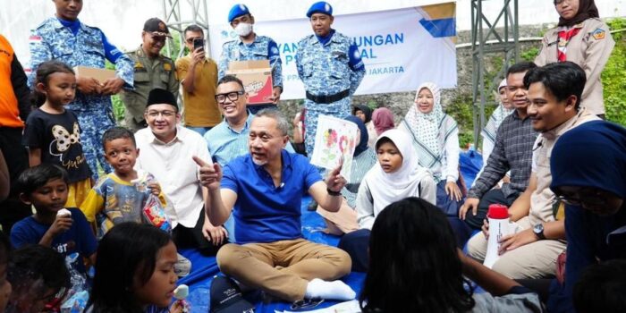 Berita Zulhas Bantu Korban Kebakaran Pengadegan dengan Pangan dan Modal Usaha